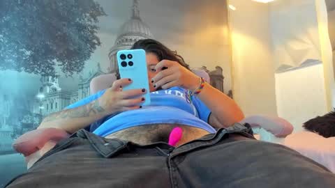 Snowflake online show from September 30, 2025, 10:59 pm