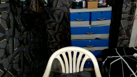 yumi online show from March 8, 2026, 1:04 pm