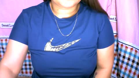 Snapshot of yumie_pussyx chatting on June 19, 2026, 9:18 pm Yumie online show from June 19, 2026, 9:18 pm
