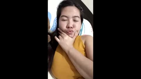 yummy72747 online show from February 10, 2026, 4:11 pm