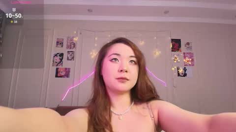 Yumi online show from December 4, 2025, 9:34 pm