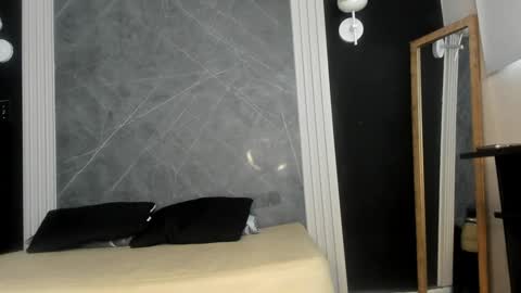 Snapshot of yummyduo chatting on December 29, 2024, 12:01 pm Yummyduo online show from December 29, 2024, 12:01 pm