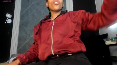 Snapshot of yummyduo chatting on January 5, 2025, 1:58 pm Yummyduo online show from January 5, 2025, 1:58 pm