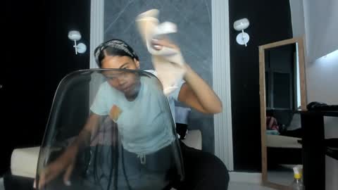 Snapshot of yummyduo chatting on January 16, 2025, 11:58 am Yummyduo online show from January 16, 2025, 11:58 am