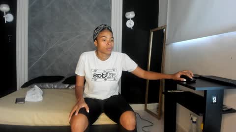 Snapshot of yummyduo chatting on January 19, 2025, 11:56 am Yummyduo online show from January 19, 2025, 11:56 am