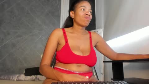 Snapshot of yummyduo chatting on January 28, 2025, 6:07 pm Yummyduo online show from January 28, 2025, 6:07 pm