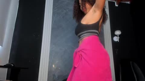 Snapshot of yummyduo chatting on February 17, 2025, 6:04 pm Yummyduo online show from February 17, 2025, 6:04 pm