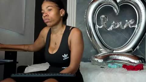 Snapshot of yummyduo chatting on February 19, 2026, 11:39 am Yummyduo online show from February 19, 2026, 11:39 am