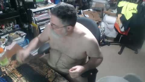 yummyflguy online show from June 1, 2026, 8:43 pm