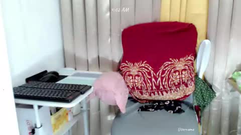 Snapshot of yummyhottits chatting on April 17, 2026, 8:01 pm nemay online show from April 17, 2026, 8:01 pm