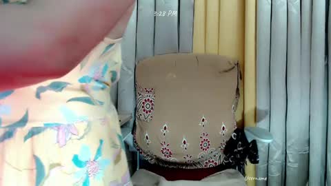 Snapshot of yummyhottits chatting on April 27, 2026, 7:28 am nemay online show from April 27, 2026, 7:28 am