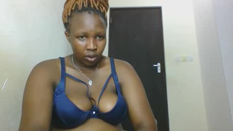 Snapshot of yummytitiess chatting on October 27, 2025, 5:39 pm yummytitiess online show from October 27, 2025, 5:39 pm