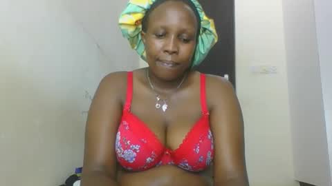 Snapshot of yummytitiess chatting on November 2, 2025, 4:15 am yummytitiess online show from November 2, 2025, 4:15 am