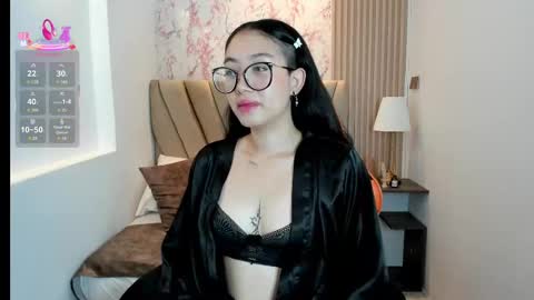 Yuna  online show from September 17, 2025, 12:07 pm