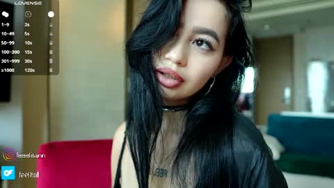 yuna_leen online show from June 15, 2026, 5:20 am