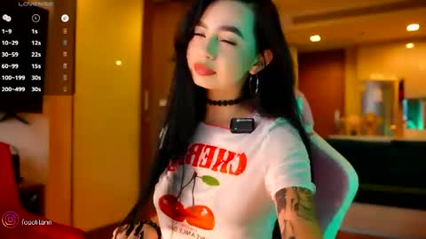 yuna_leen online show from July 8, 2026, 11:37 am