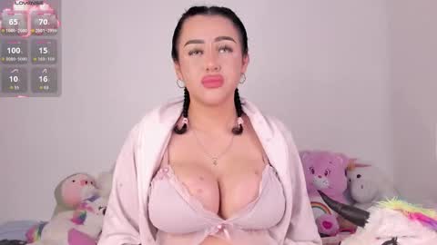 yunahott_ online show from February 20, 2026, 5:04 am