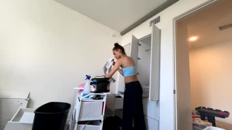 BbyTSSLut online show from October 2, 2025, 10:17 pm