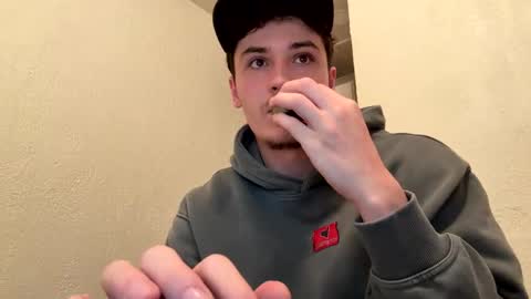 Snapshot of yungstudbev chatting on September 24, 2025, 3:10 am yungstudbev online show from September 24, 2025, 3:10 am