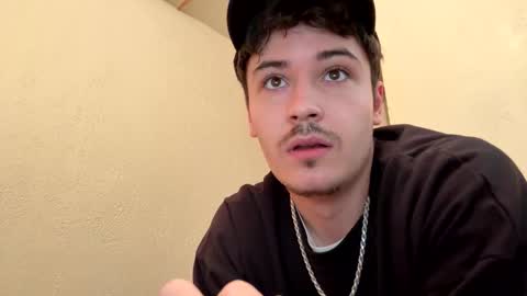 Snapshot of yungstudbev chatting on October 9, 2025, 6:39 pm yungstudbev online show from October 9, 2025, 6:39 pm