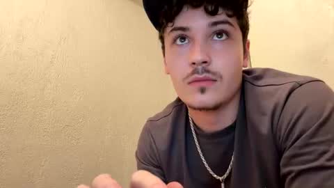 Snapshot of yungstudbev chatting on October 14, 2025, 10:10 pm yungstudbev online show from October 14, 2025, 10:10 pm