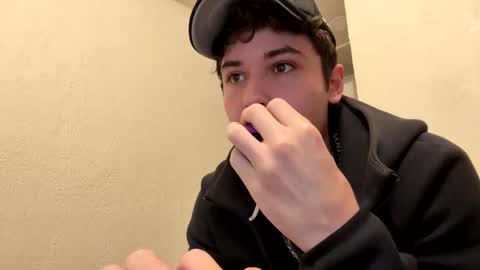 Snapshot of yungstudbev chatting on October 18, 2025, 3:31 am yungstudbev online show from October 18, 2025, 3:31 am