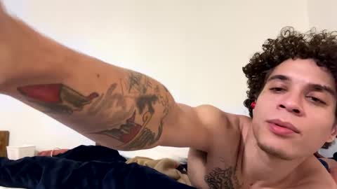 yungxxhung online show from January 15, 2025, 10:06 am