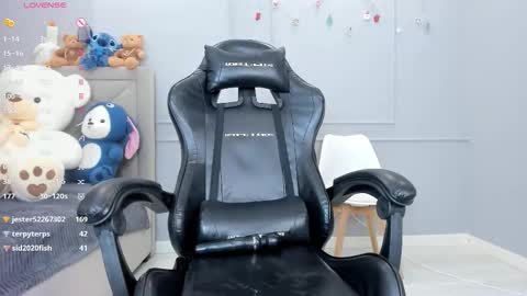 yunleah online show from February 3, 2026, 6:22 am