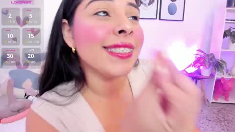 Yunna online show from November 7, 2025, 11:32 am