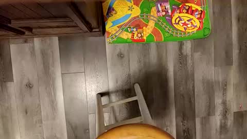 yupthatshim online show from December 5, 2025, 7:06 am