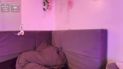 Yuri Stars online show from February 27, 2026, 5:18 am