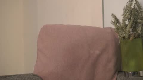 Snapshot of yuricazel chatting on January 17, 2026, 7:57 am Alesia online show from January 17, 2026, 7:57 am