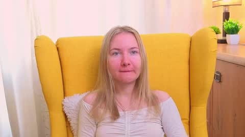 Snapshot of yuricazel chatting on April 6, 2026, 7:20 am Alesia online show from April 6, 2026, 7:20 am