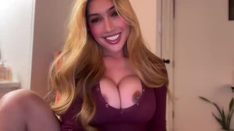 Snapshot of yurika_suckxx chatting on May 31, 2026, 2:46 pm GODDESS SOFIA online show from May 31, 2026, 2:46 pm