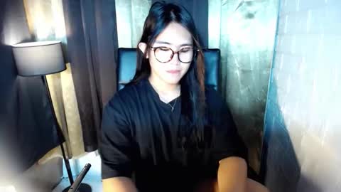 yuriyumixx_xoxo online show from October 28, 2025, 9:39 pm