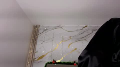 Yutori online show from December 21, 2025, 5:03 am