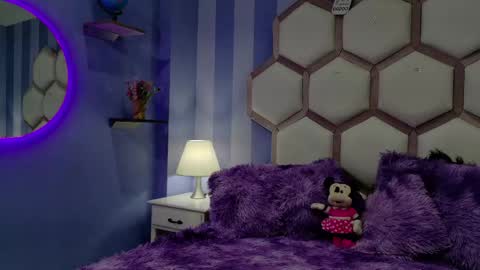 yvi online show from April 20, 2026, 12:08 pm