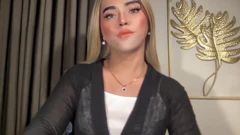 Snapshot of yvonne_guidotti chatting on December 4, 2024, 6:11 am Miss Cali online show from December 4, 2024, 6:11 am