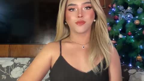 Snapshot of yvonne_guidotti chatting on December 10, 2024, 5:00 pm Miss Cali online show from December 10, 2024, 5:00 pm