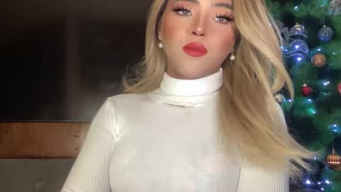 Snapshot of yvonne_guidotti chatting on December 15, 2024, 8:15 pm Miss Cali online show from December 15, 2024, 8:15 pm