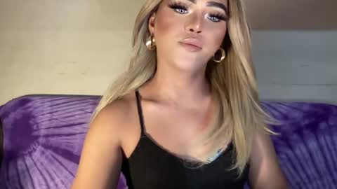 Snapshot of yvonne_guidotti chatting on January 12, 2025, 7:31 pm Miss Cali online show from January 12, 2025, 7:31 pm