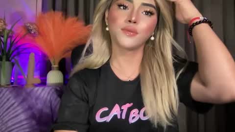 Snapshot of yvonne_guidotti chatting on January 17, 2025, 7:05 pm Miss Cali online show from January 17, 2025, 7:05 pm