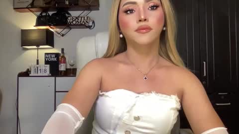 Snapshot of yvonne_guidotti chatting on January 19, 2025, 7:57 am Miss Cali online show from January 19, 2025, 7:57 am