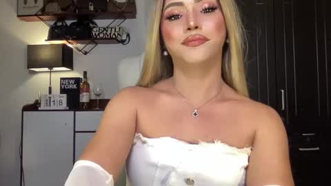 Snapshot of yvonne_guidotti chatting on January 19, 2025, 11:01 am Miss Cali online show from January 19, 2025, 11:01 am