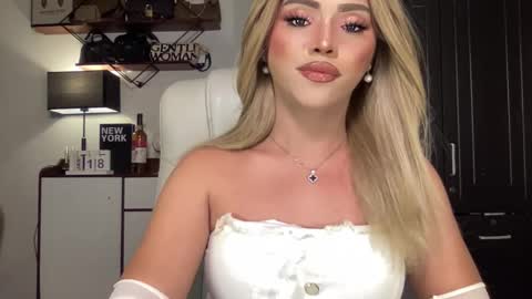 Snapshot of yvonne_guidotti chatting on January 19, 2025, 2:06 pm Miss Cali online show from January 19, 2025, 2:06 pm