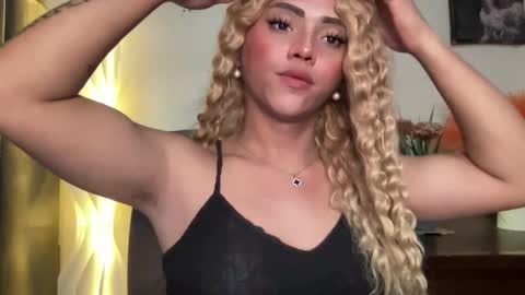 Snapshot of yvonne_guidotti chatting on January 21, 2025, 11:13 pm Miss Cali online show from January 21, 2025, 11:13 pm