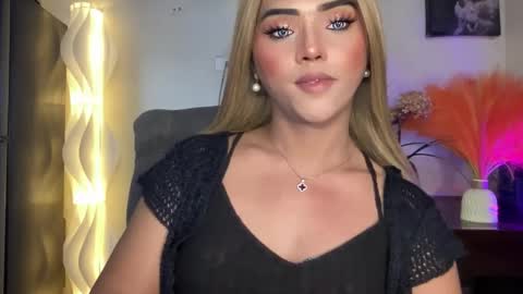 Snapshot of yvonne_guidotti chatting on January 27, 2025, 12:12 am Miss Cali online show from January 27, 2025, 12:12 am