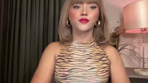 Snapshot of yvonne_guidotti chatting on February 2, 2025, 3:43 am Miss Cali online show from February 2, 2025, 3:43 am