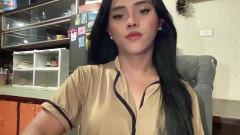 Snapshot of yvonne_guidotti chatting on February 17, 2025, 4:04 pm Miss Cali online show from February 17, 2025, 4:04 pm