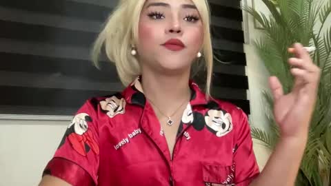 Snapshot of yvonne_guidotti chatting on March 2, 2025, 7:32 am Miss Cali online show from March 2, 2025, 7:32 am